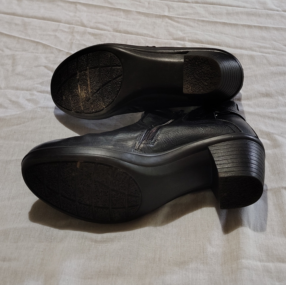 Ladies Size 7M Black Ankle Boots - Picture 5 of 5